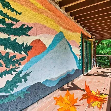 Villa Mountain Views,King Beds, Pet Friendly, Private Retreat